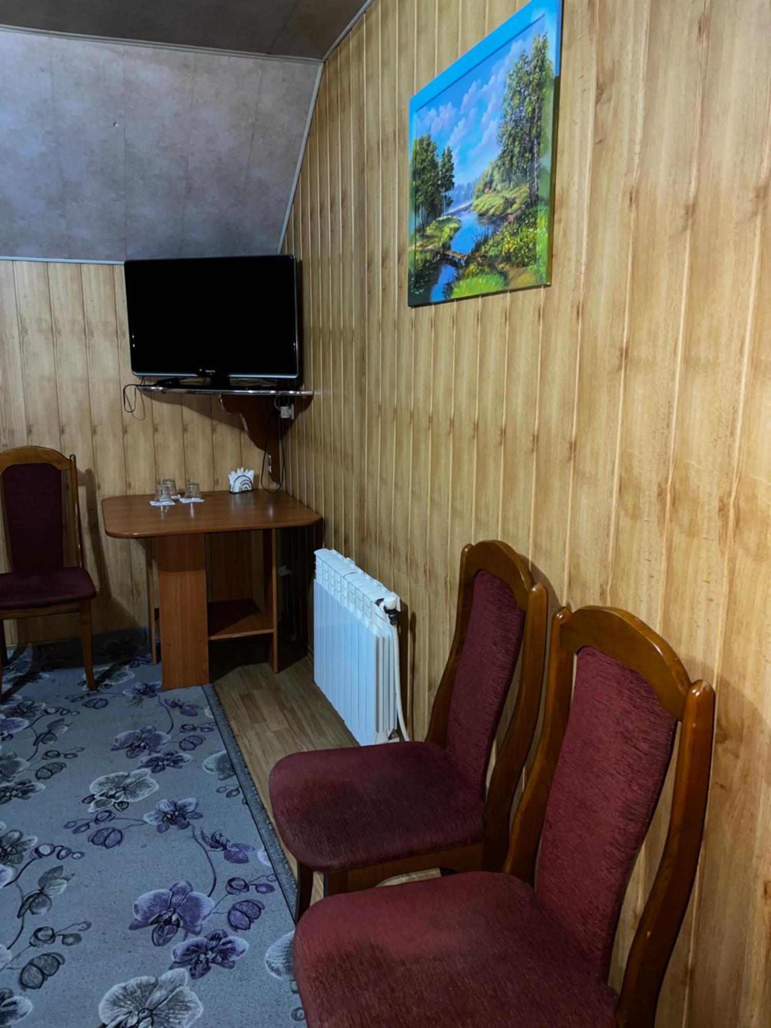 Pid Yavorom Hotel Drogomirchany Phòng bức ảnh