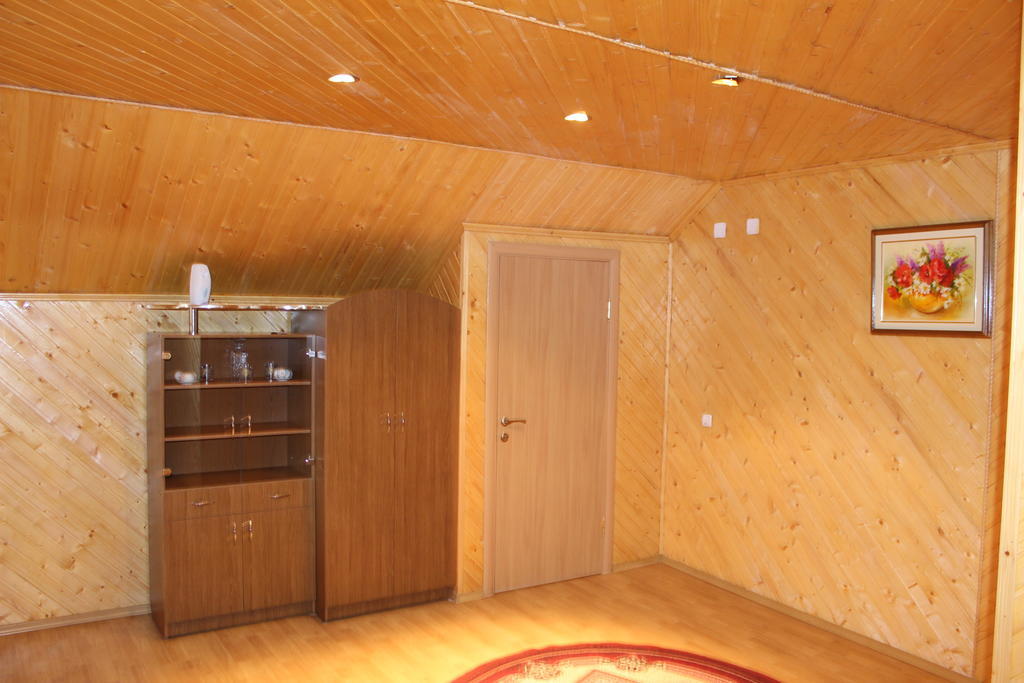 Pid Yavorom Hotel Drogomirchany Phòng bức ảnh